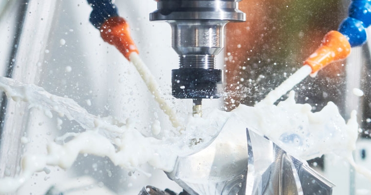 How to Choose Cutting Fluid for CNC Machine？